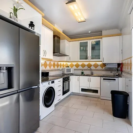 Sunny Paradise - Sea View Apartment *